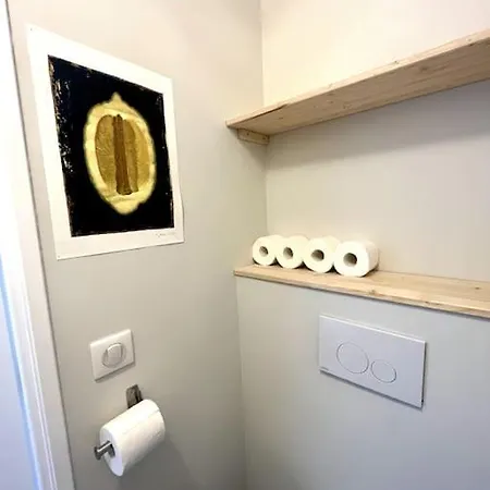 Lägenhet A *